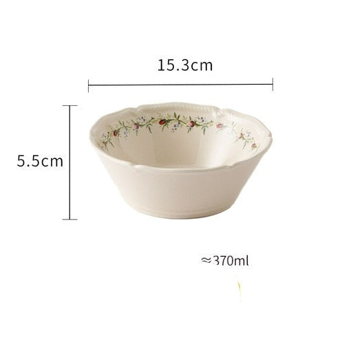 Tigelas pastorais com relevo floral creme