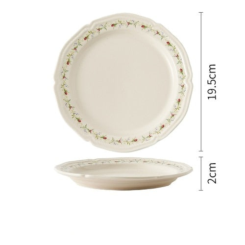 Assiettes plates crème à décor floral champêtre en relief