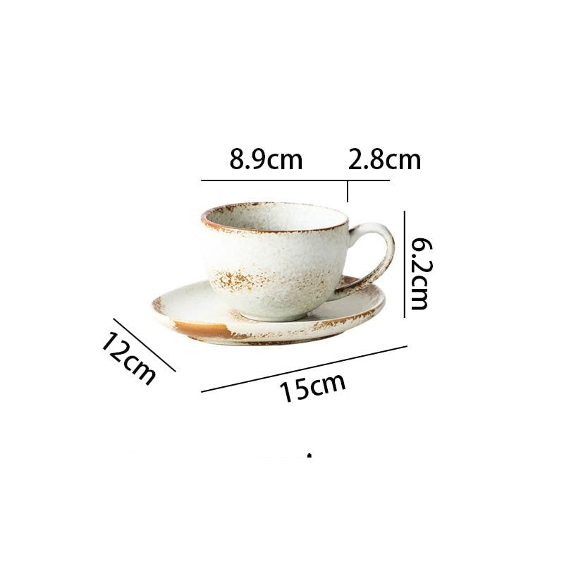 Set di piatti e tazze in ceramica bianca sabbia