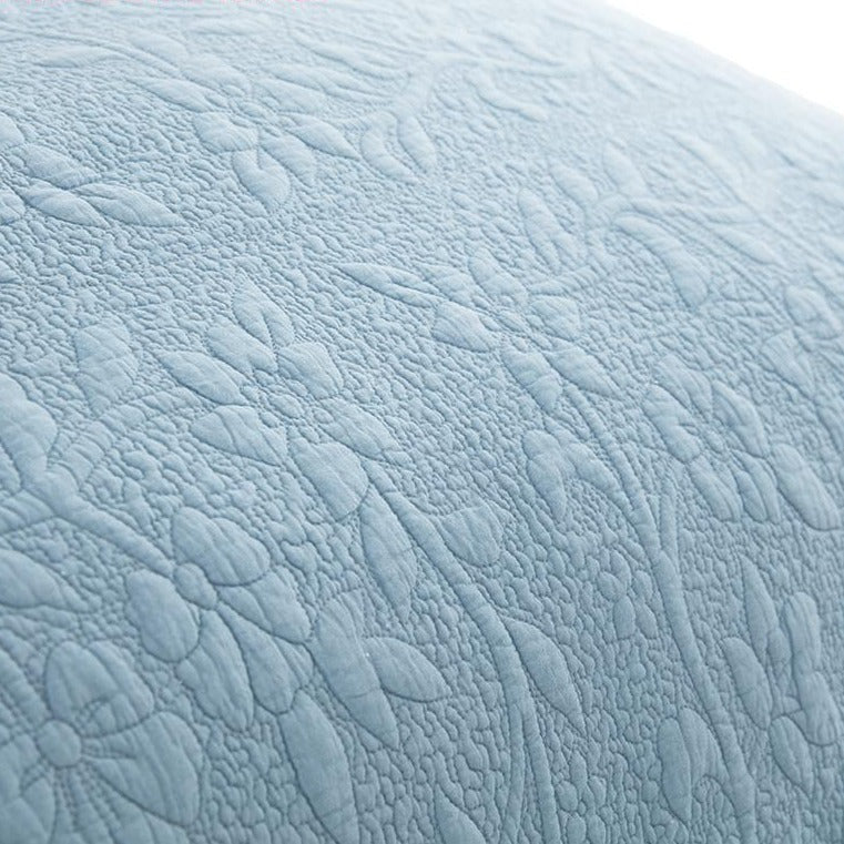 Set copriletto ricamato blu