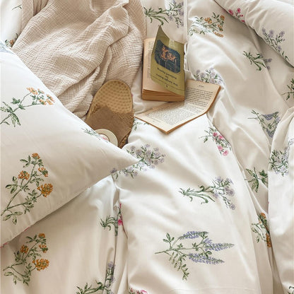 White Flower Pastoral Bedding Set