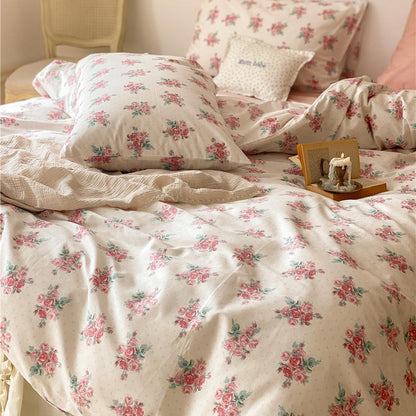 White Red Flower Bedding Set